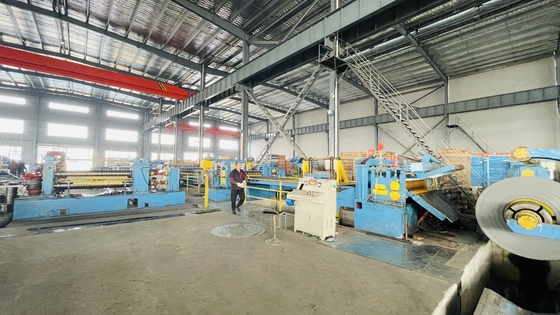1800mm automatisches Stahlblech, das Linie hohe Geschwindigkeit 30m/Minute aufschlitzt