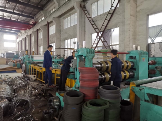 Kohlenstoffstahl-galvanisierte Stahlspule X1600 MAs (1-4mm), welche die Ausrüstung hergestellt in China aufschlitzt